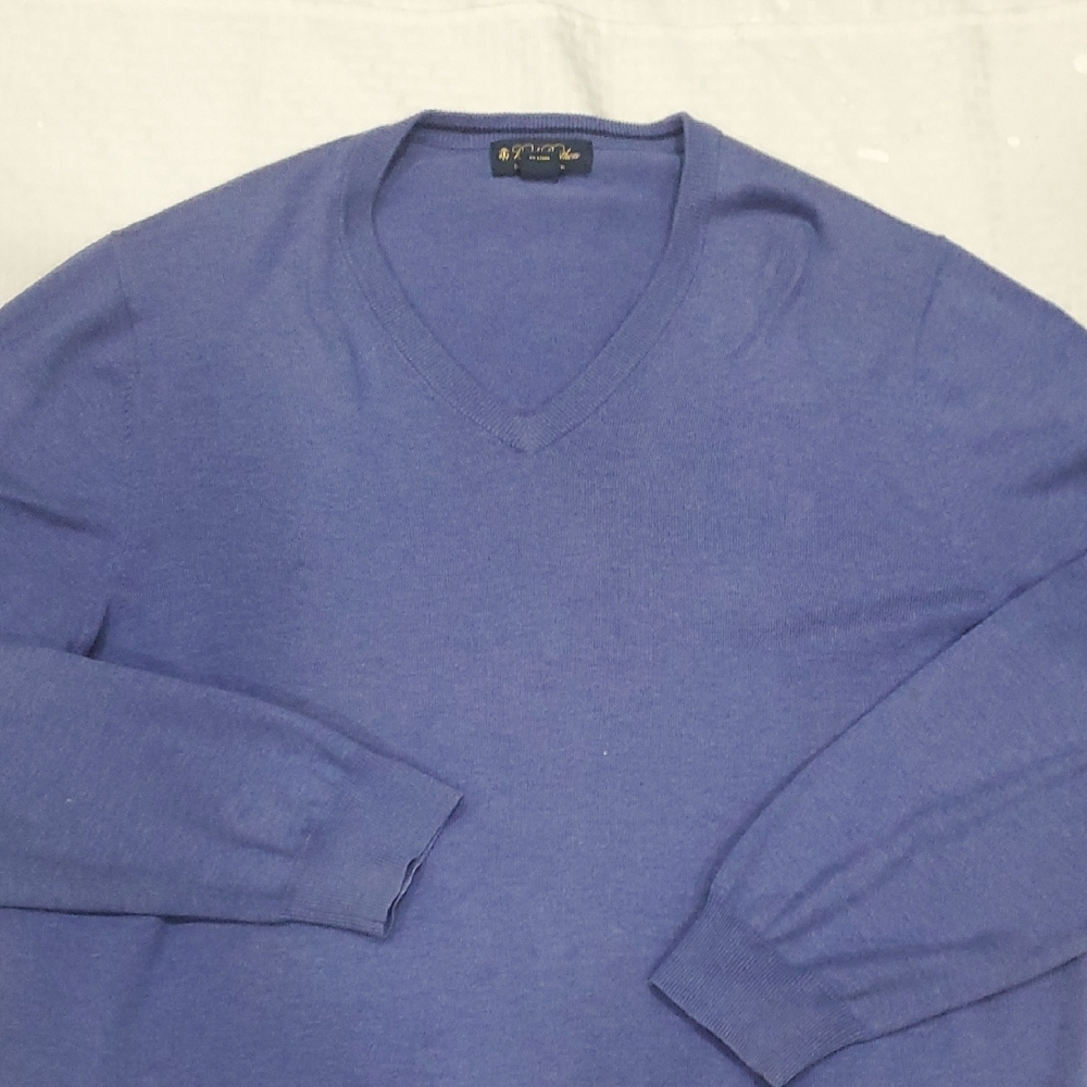 Brooks Brothers Elegant V-Neck Blue Sweater for Men - Picture 2 of 7